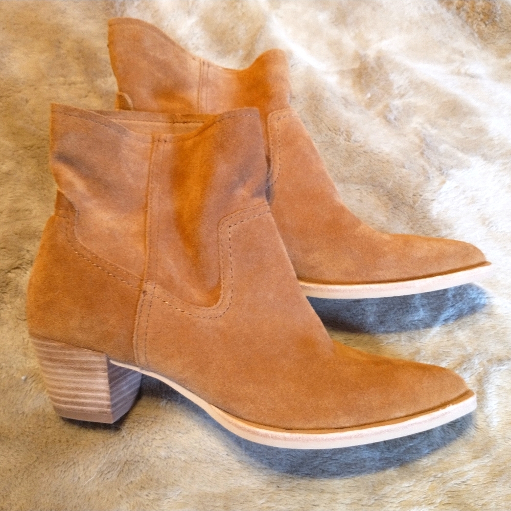 Dolce Vita Suede Boots size 8